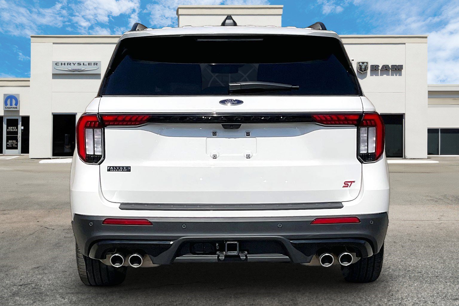 Used 2025 Ford Explorer ST image 4