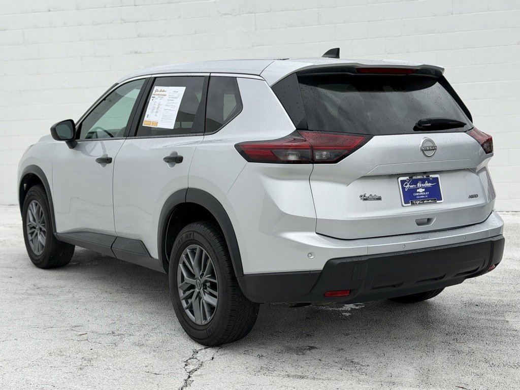 Used 2024 Nissan Rogue S image 5