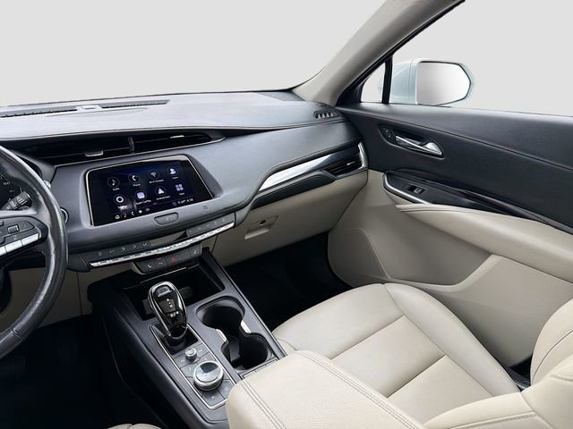 Used 2020 Cadillac XT4 Luxury w/ Cold Weather Package image 23