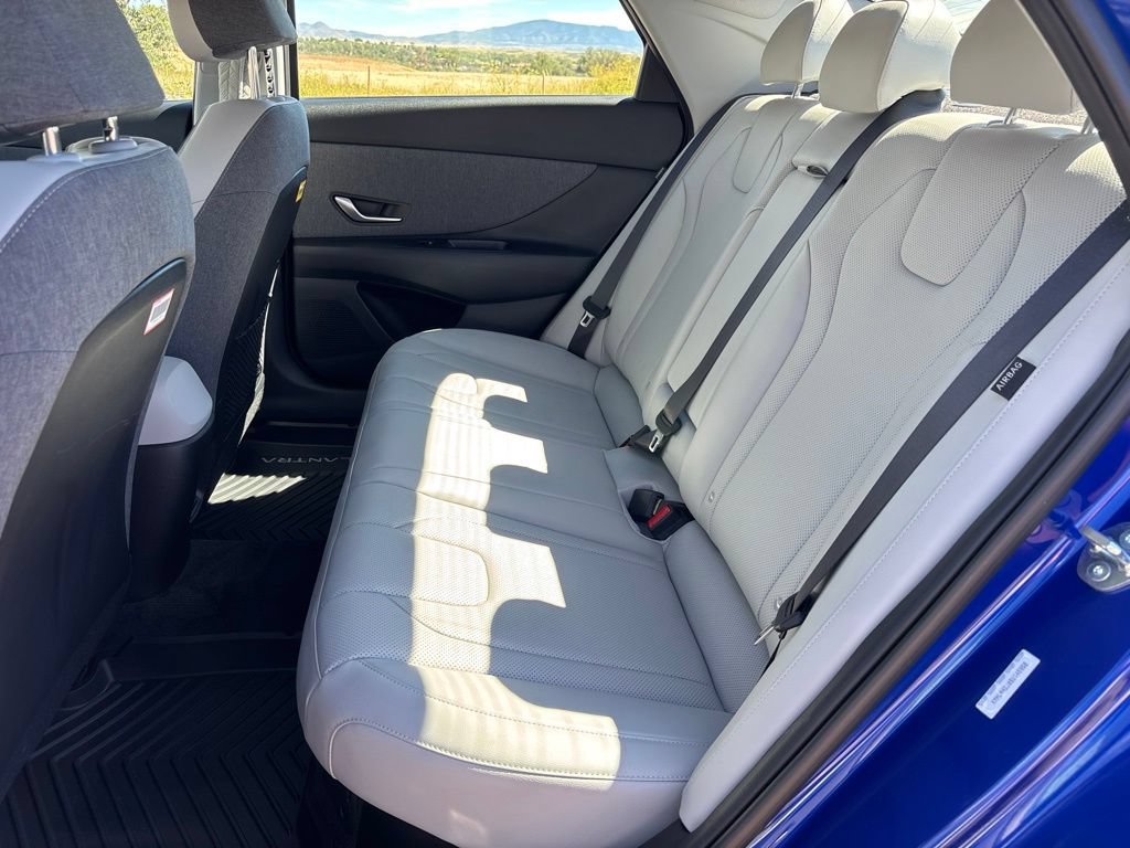 Used 2025 Hyundai Elantra Limited FWD image 11