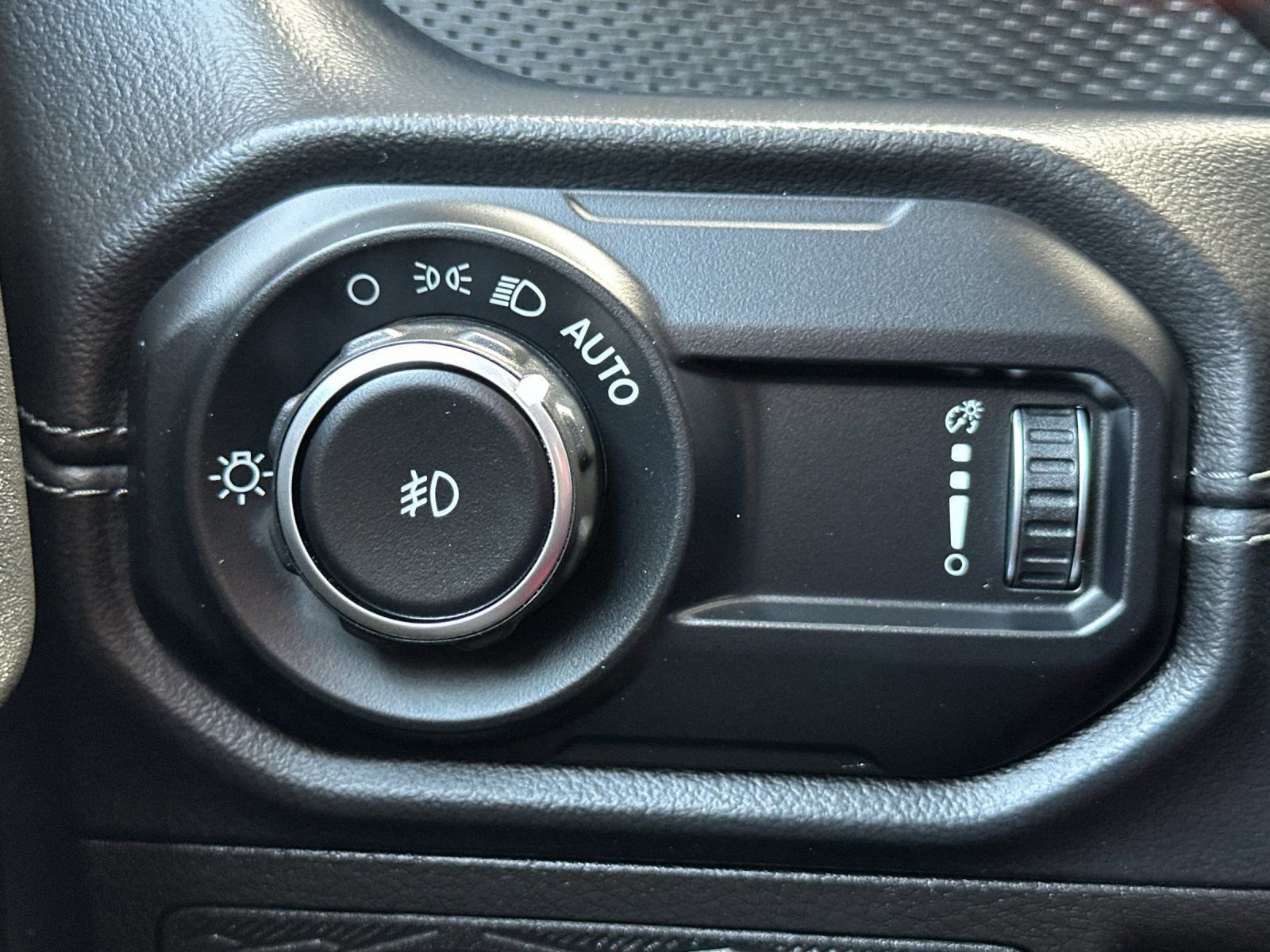 Used 2024 Jeep Wrangler Unlimited Rubicon 392 image 32