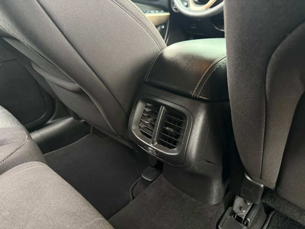 Used 2018 Jeep Cherokee Latitude AWD/4WD image 24