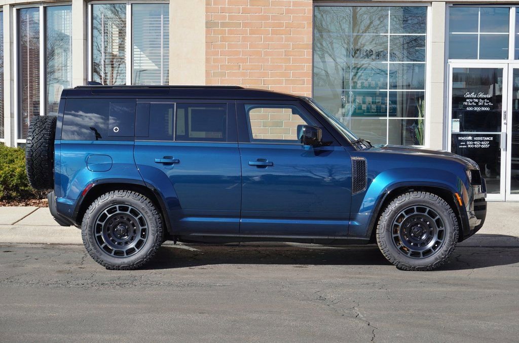 New 2026 Land Rover Defender 110 OCTA AWD/4WD image 9