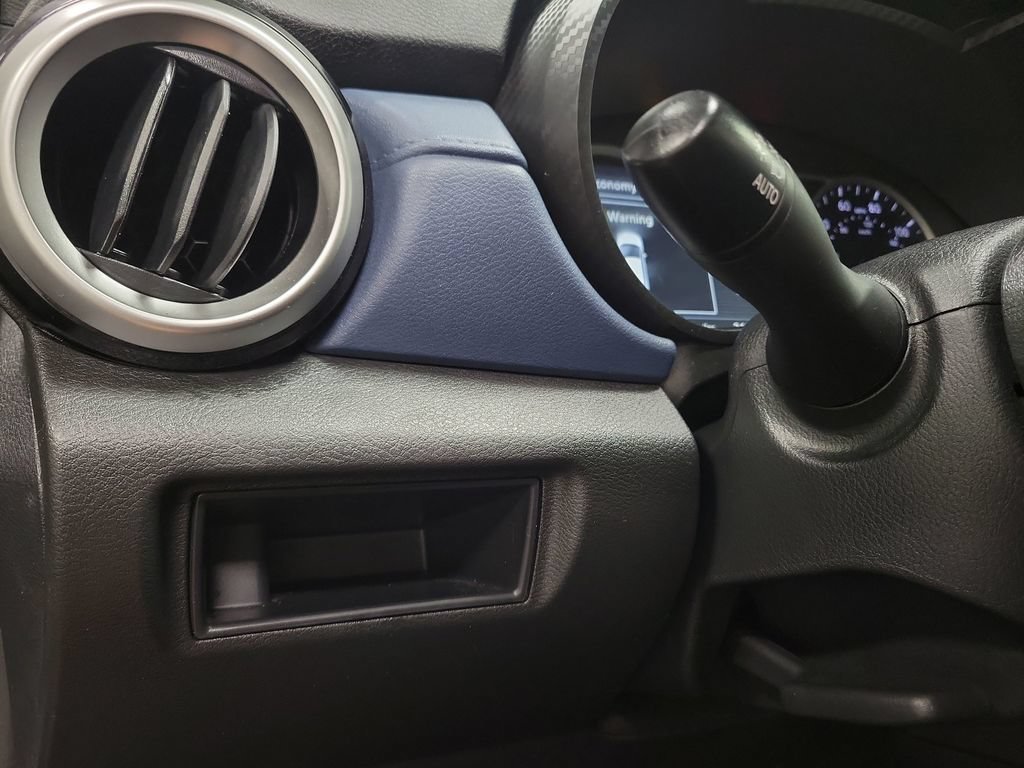 Used 2025 Nissan Versa SV FWD image 23