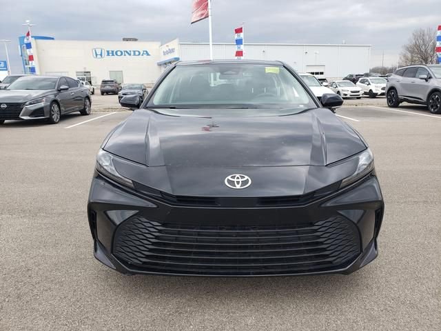 Used 2025 Toyota Camry LE FWD image 2