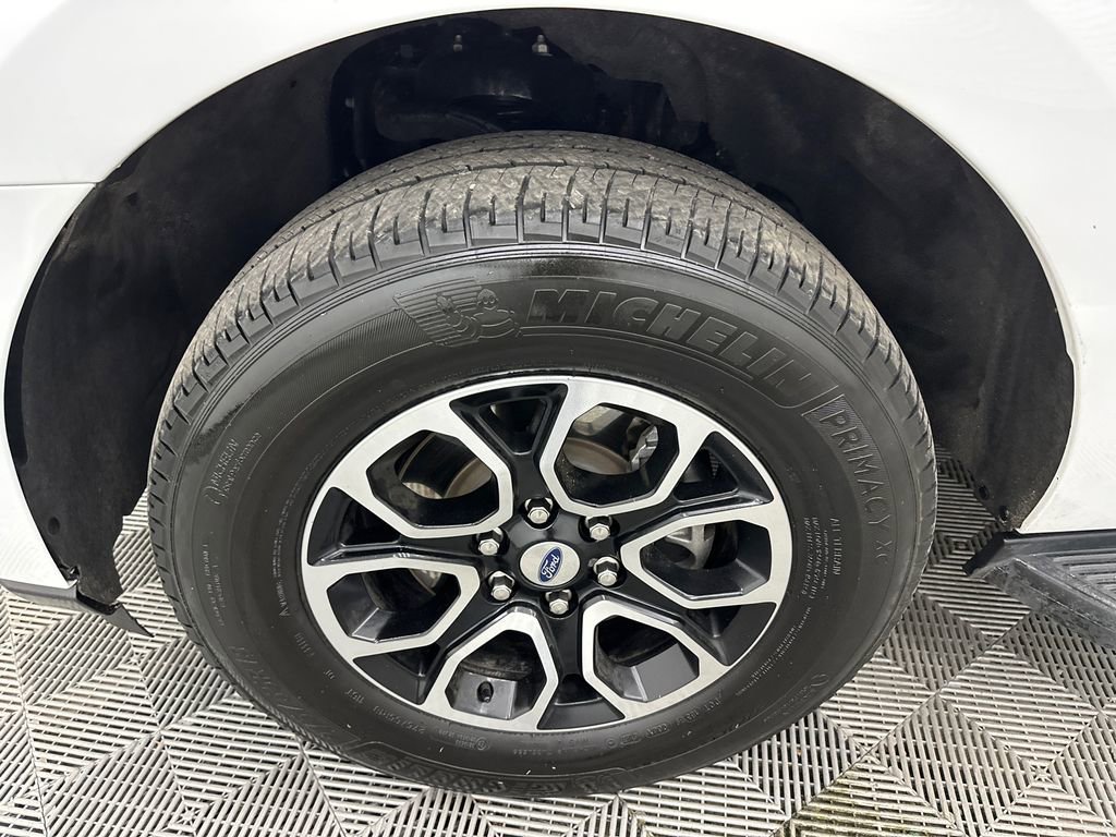 Used 2024 Ford Expedition Max XLT image 13