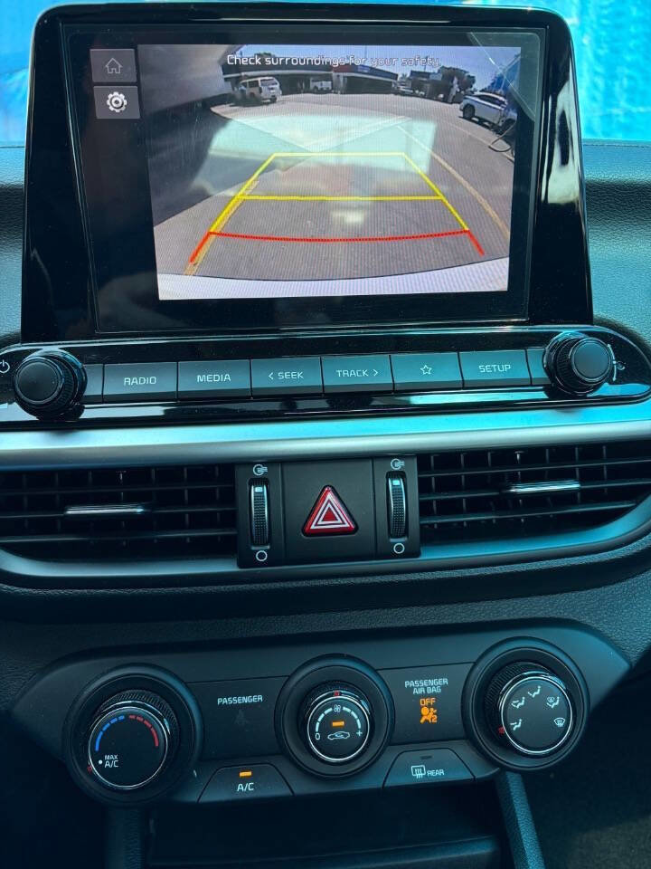 Used 2023 Kia Forte LXS image 12