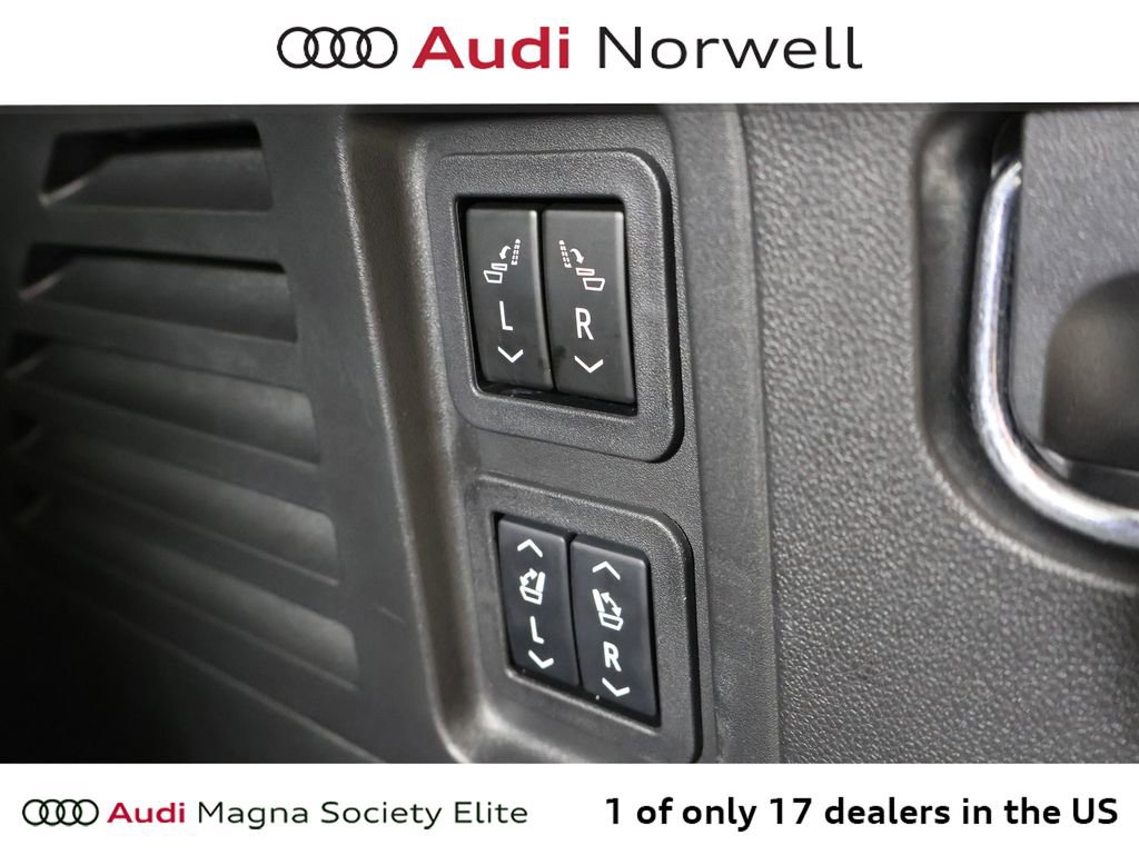 Used 2024 Chevrolet Traverse RS image 15