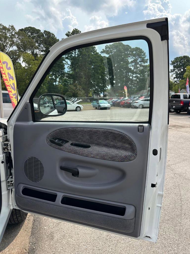 Used 1998 Dodge Ram 1500 Truck ST image 12