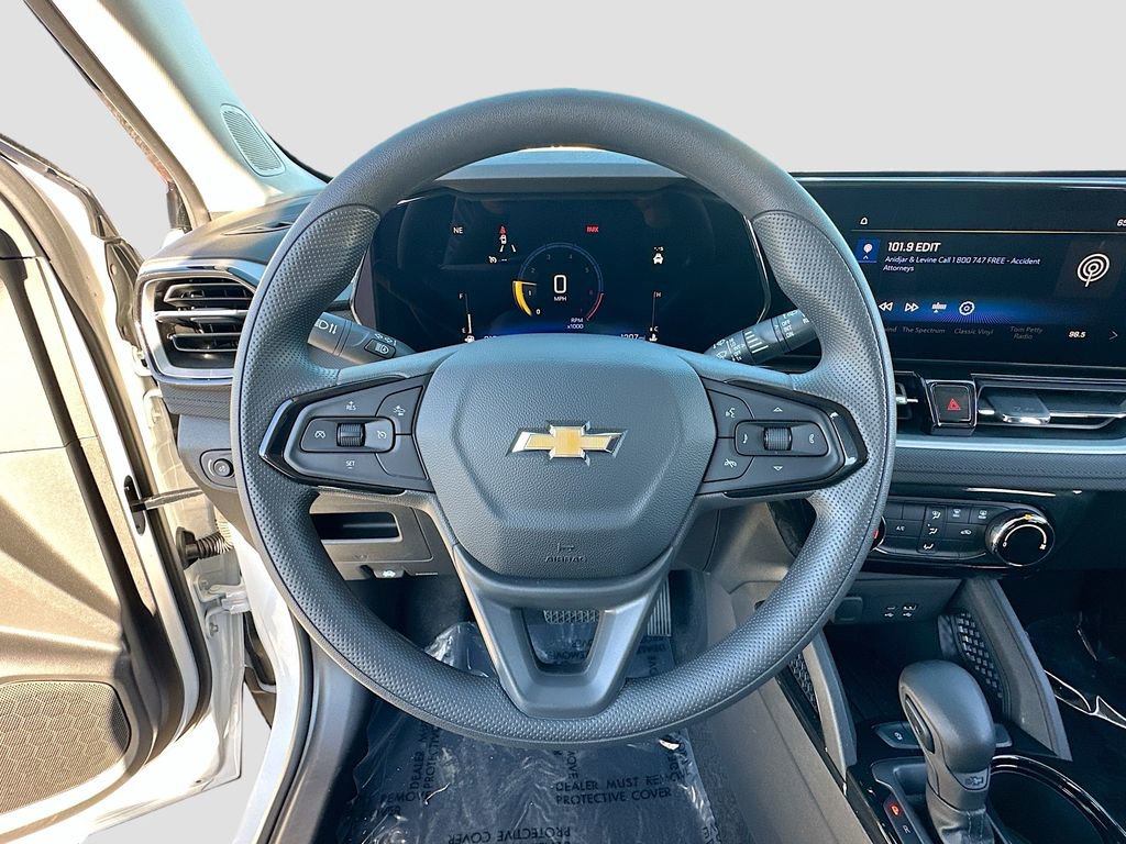 Used 2024 Chevrolet TrailBlazer LT w/ Driver Confidence Package image 11