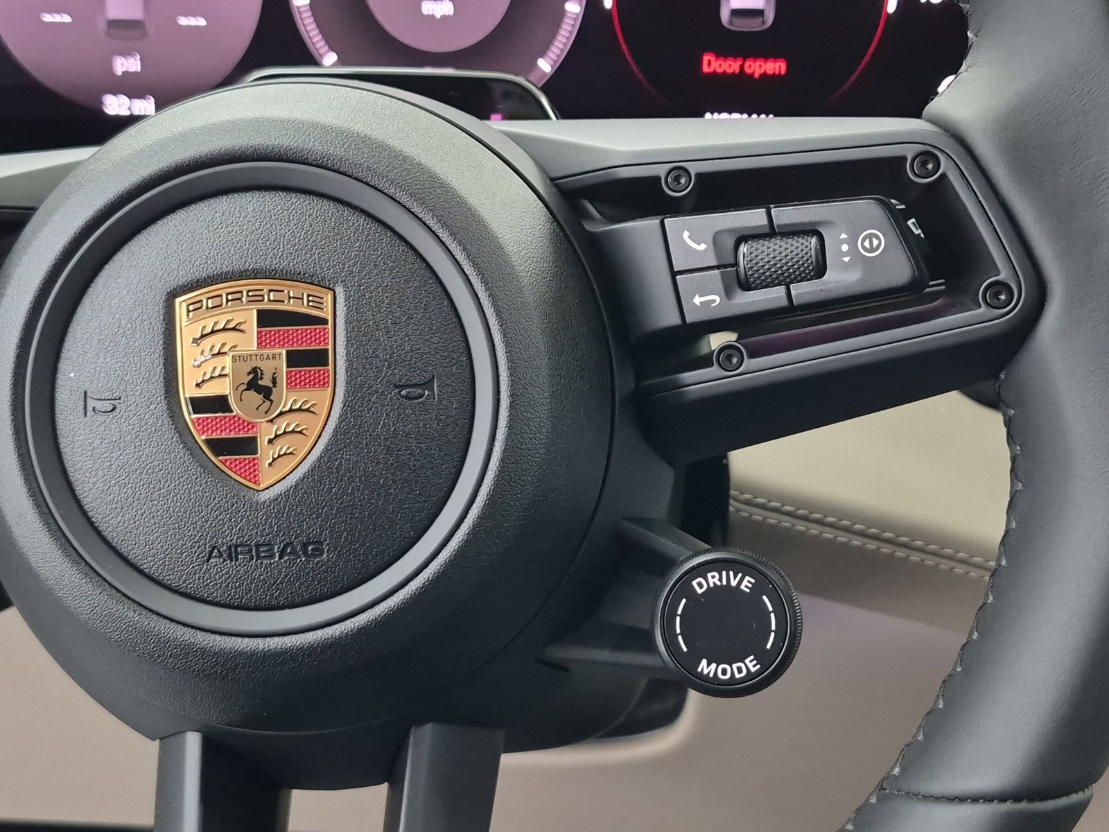 New 2026 Porsche Cayenne Electric AWD/4WD image 21
