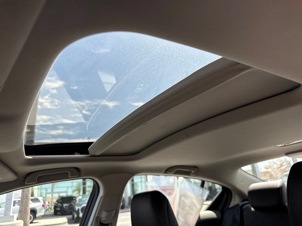 Used 2013 Acura ILX w/ Technology Package FWD image 22