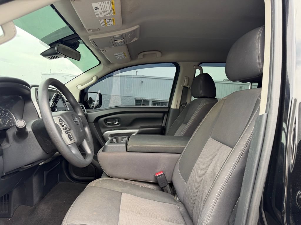 Used 2021 Nissan Titan SV AWD/4WD image 12