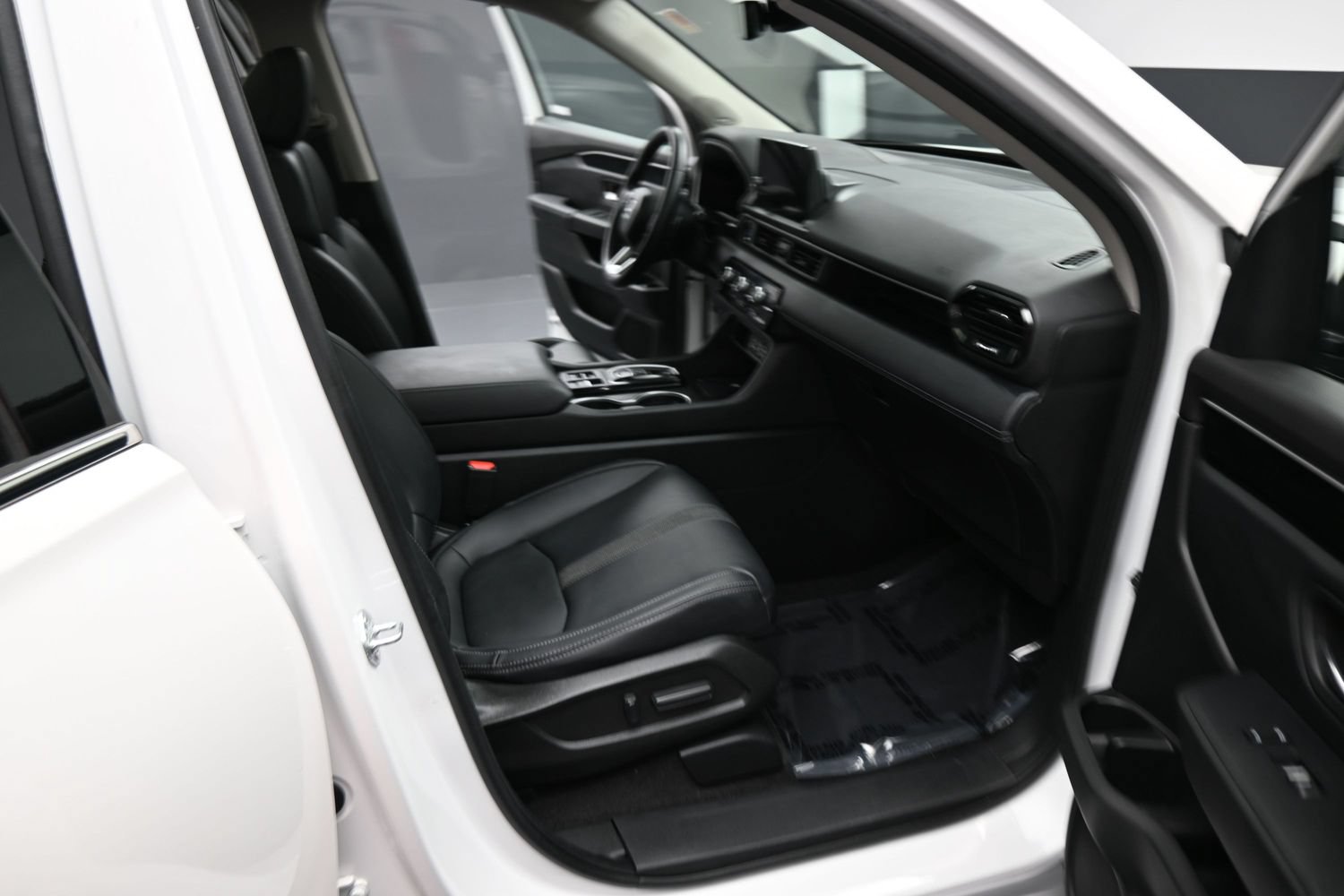 Used 2023 Honda Pilot Touring image 22