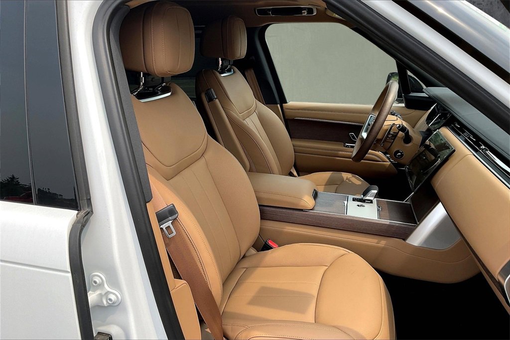New 2025 Land Rover Range Rover SE image 10