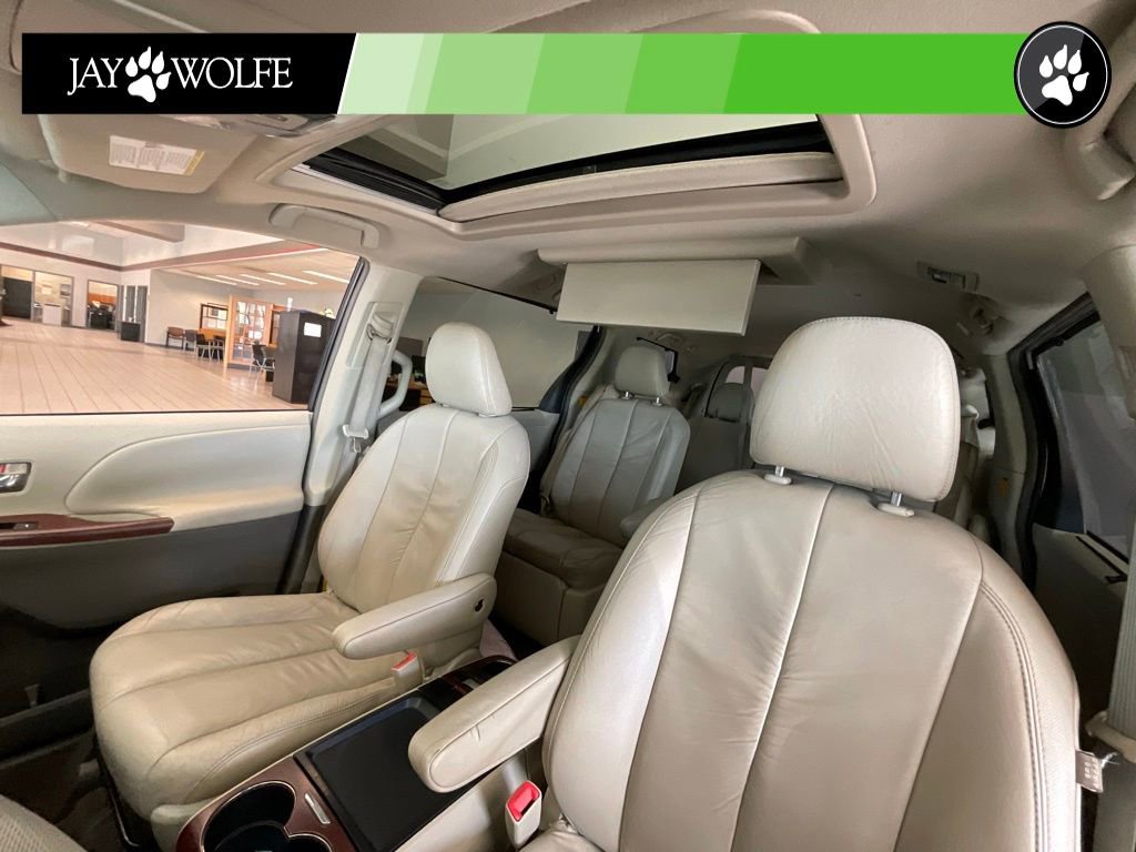 Used 2011 Toyota Sienna XLE w/ Entertainment Pkg AWD/4WD image 9