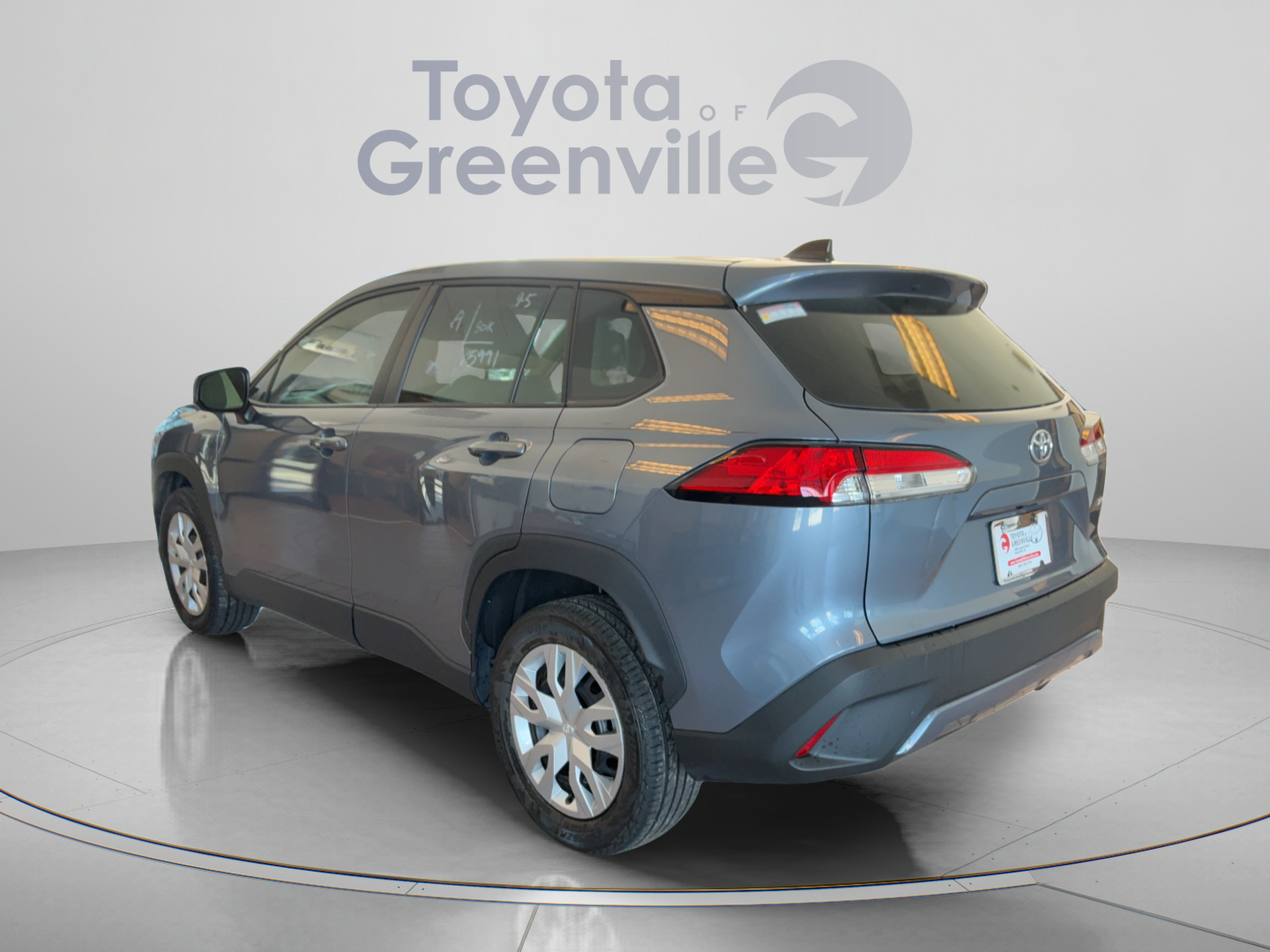 Certified 2022 Toyota Corolla Cross L AWD/4WD image 4