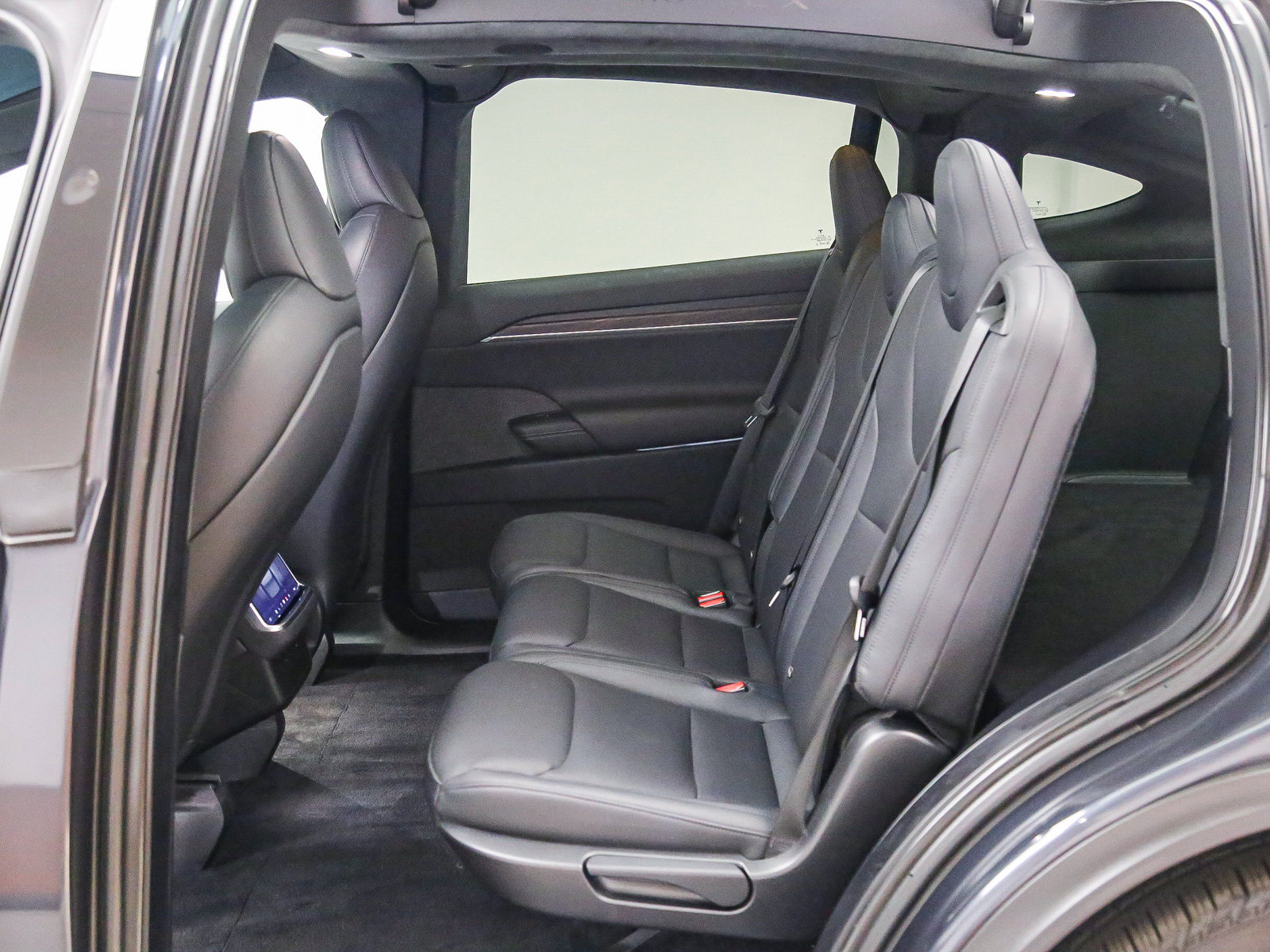 Used 2024 Tesla Model X AWD/4WD image 19