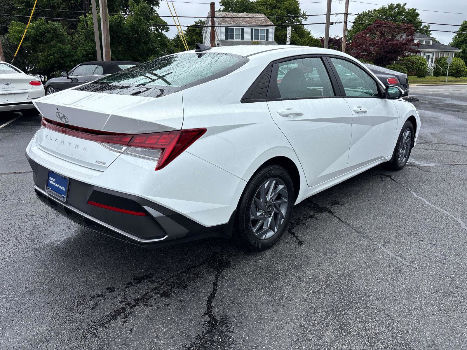 Used 2024 Hyundai Elantra Blue image 5