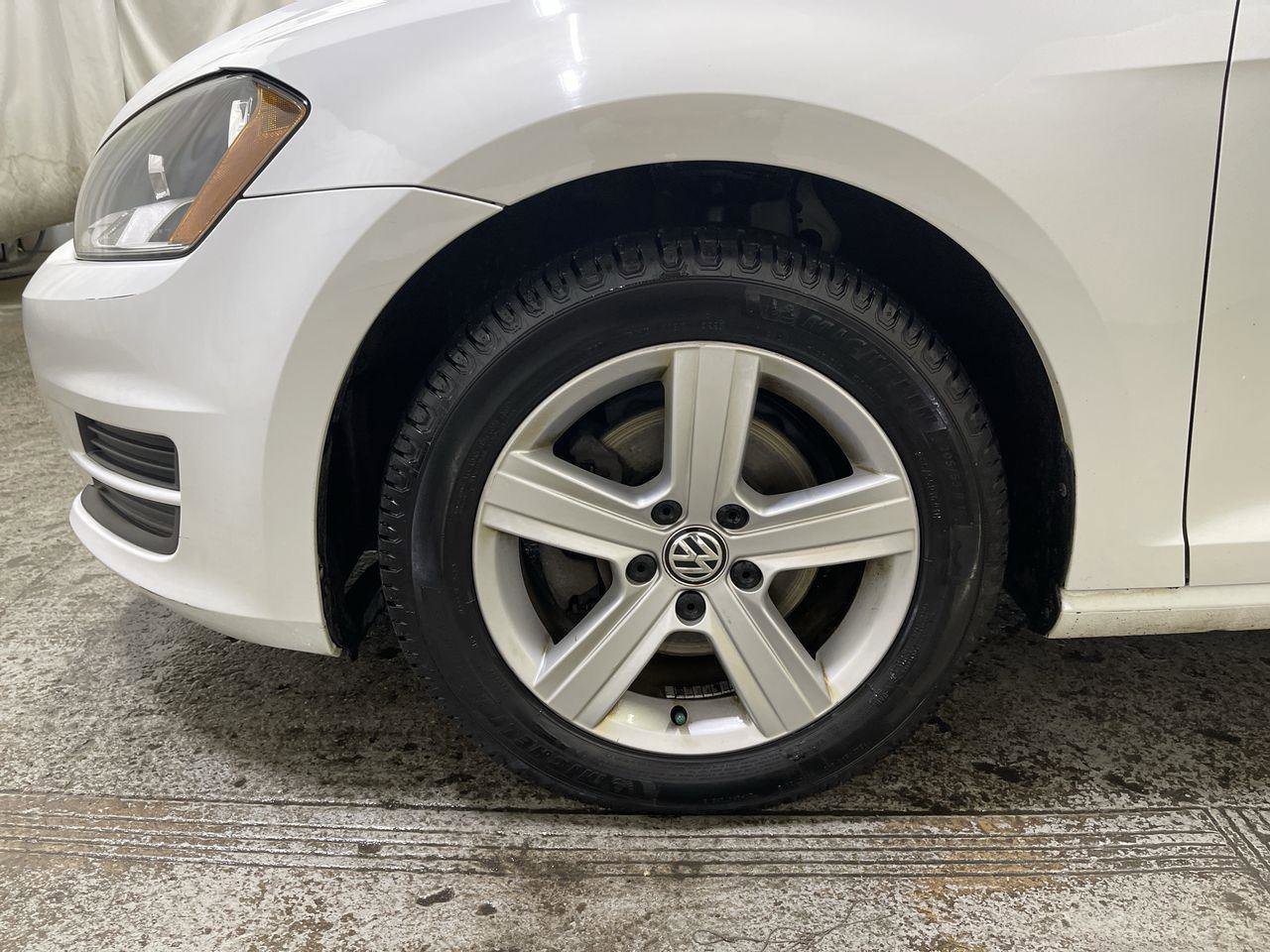 Used 2017 Volkswagen Golf Wolfsburg Edition image 10