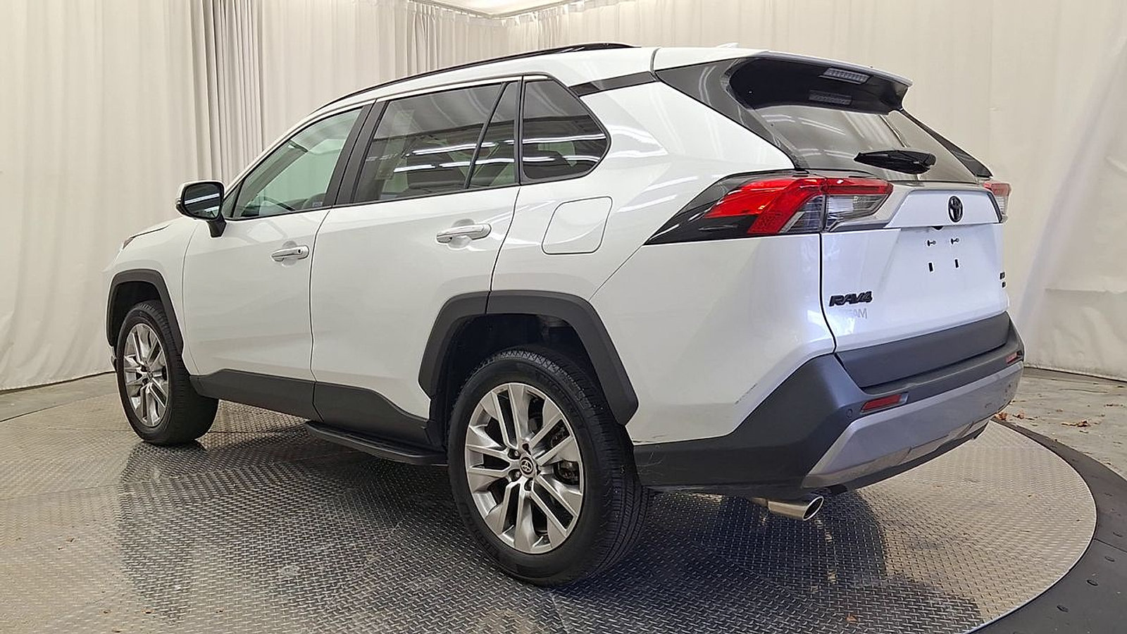 Certified 2024 Toyota RAV4 Limited w/ Advanced Technology Package AWD/4WD image 13