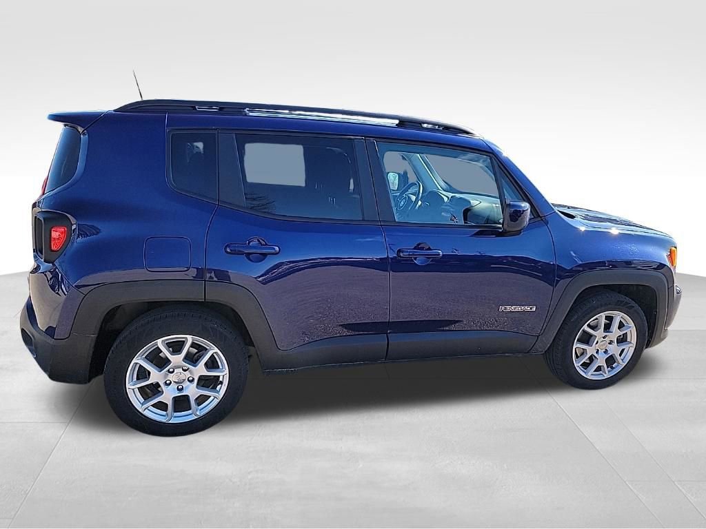 Used 2020 Jeep Renegade Latitude w/ Cold Weather Group image 16