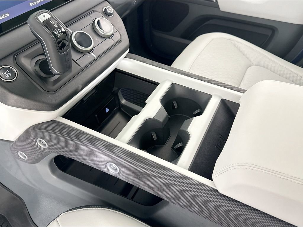 Used 2025 Land Rover Defender 110 S image 21