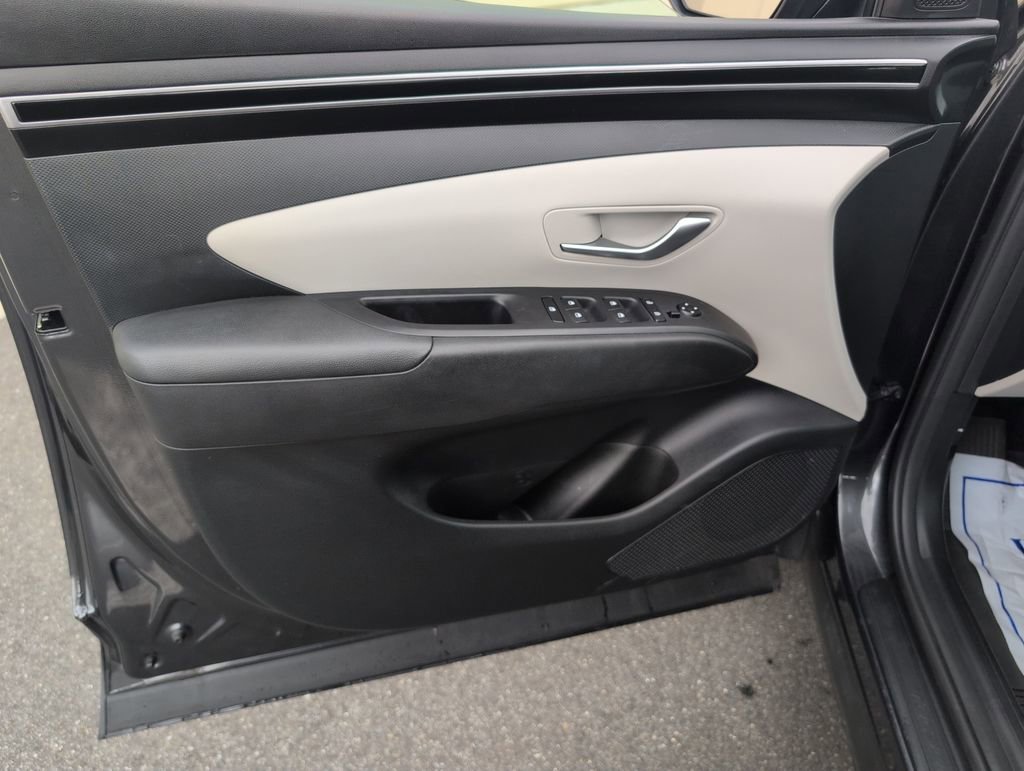 Certified 2023 Hyundai Tucson SE AWD/4WD image 11