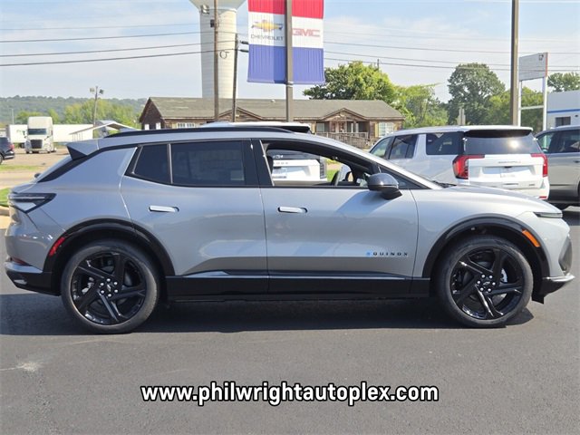 New 2025 Chevrolet Equinox EV RS w/ Convenience Package II image 2