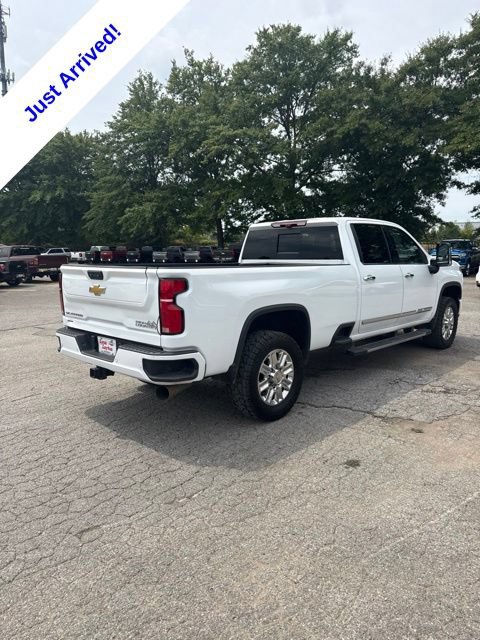 Used 2025 Chevrolet Silverado 3500 High Country w/ High Country Premium Package AWD/4WD image 5