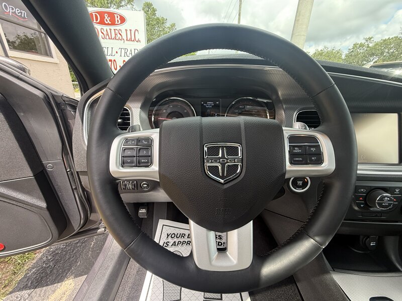 Used 2014 Dodge Charger SXT Plus RWD image 12
