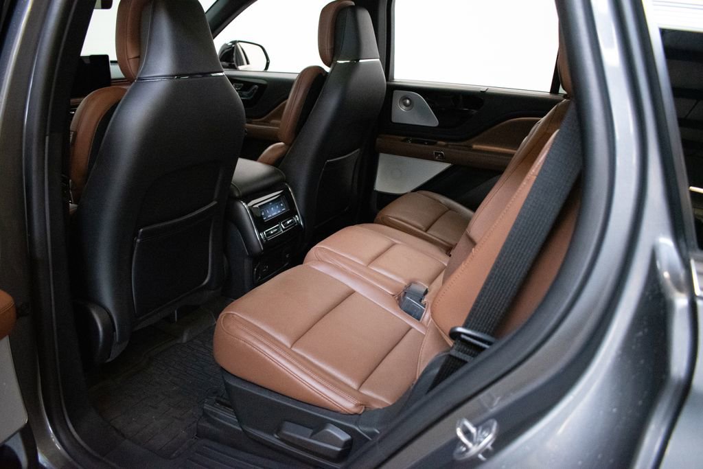 Used 2022 Lincoln Aviator Reserve w/ Equipment Group 201A image 22