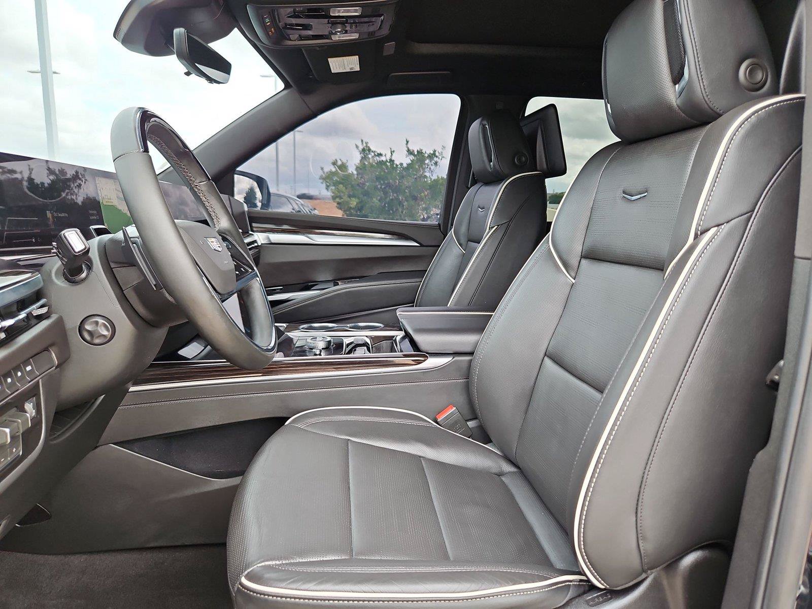 Certified 2026 Cadillac Escalade Luxury AWD/4WD image 28