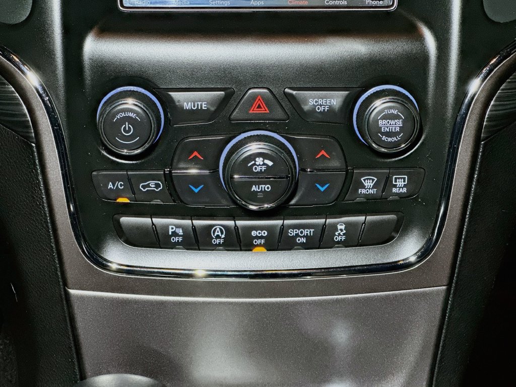 Used 2019 Jeep Grand Cherokee Laredo AWD/4WD image 16