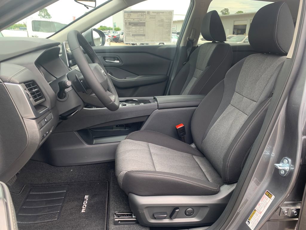 New 2026 Nissan Rogue SV FWD image 17