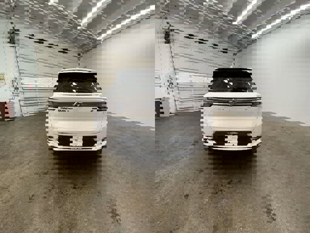 Used 2024 Chevrolet Equinox EV RS image 5