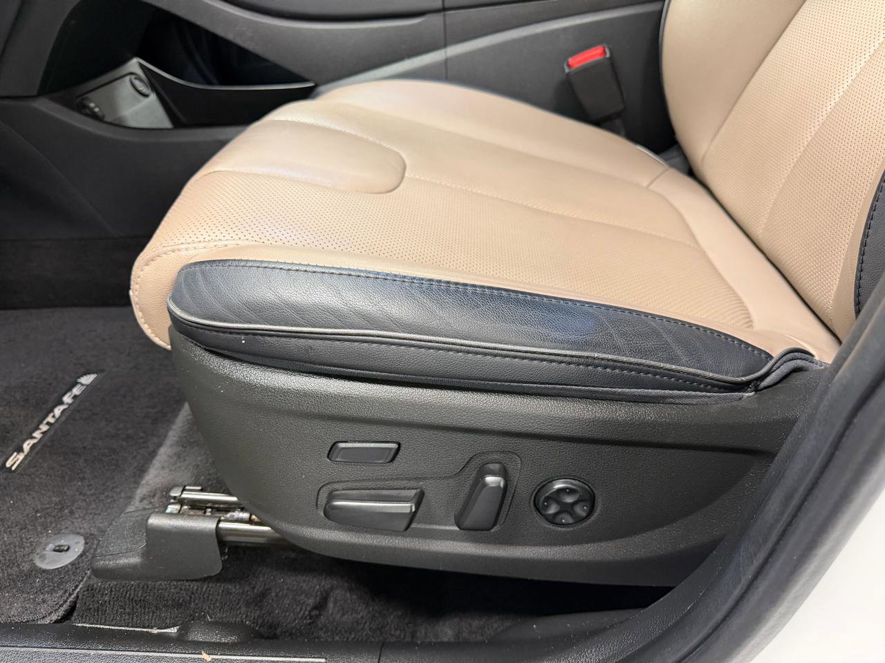 Used 2023 Hyundai Santa Fe Limited AWD/4WD image 7