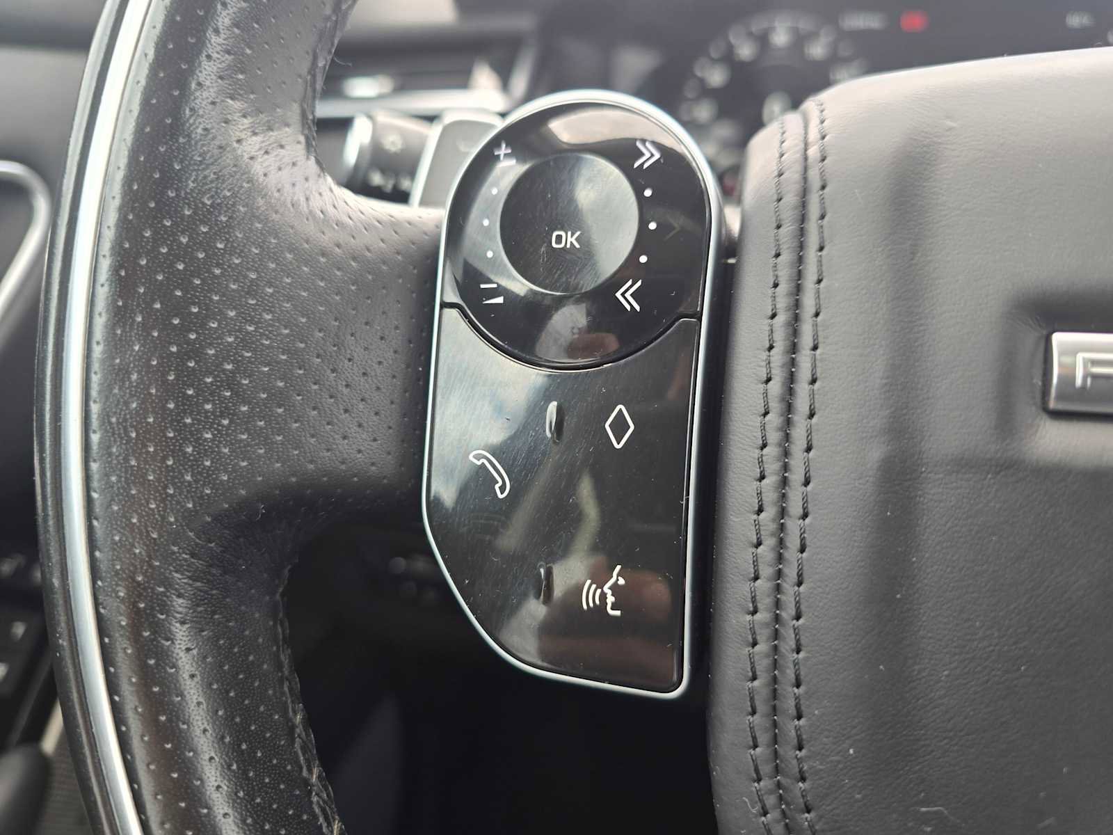 Used 2018 Land Rover Range Rover Velar R-Dynamic SE image 33