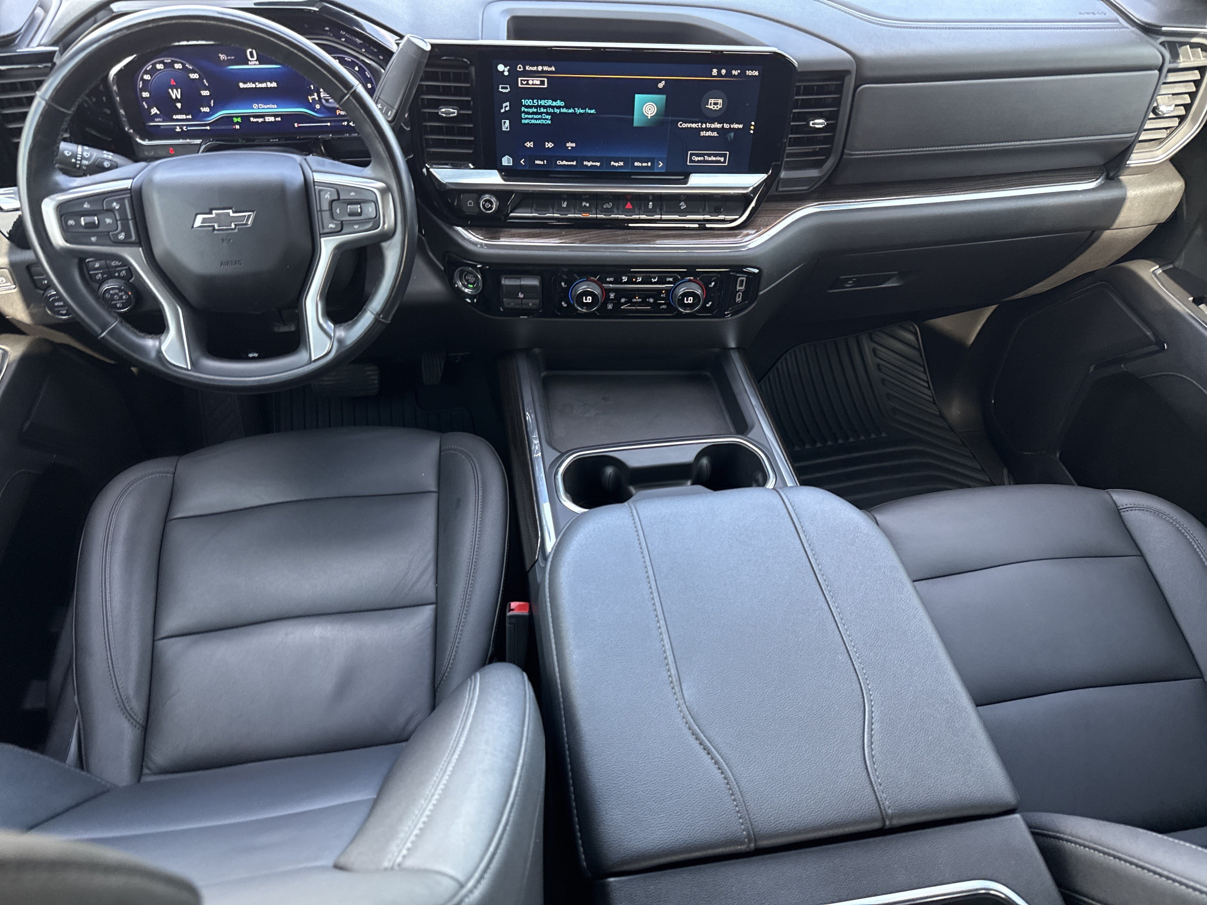 Used 2024 Chevrolet Silverado 2500 LT w/ Midnight Edition AWD/4WD image 27