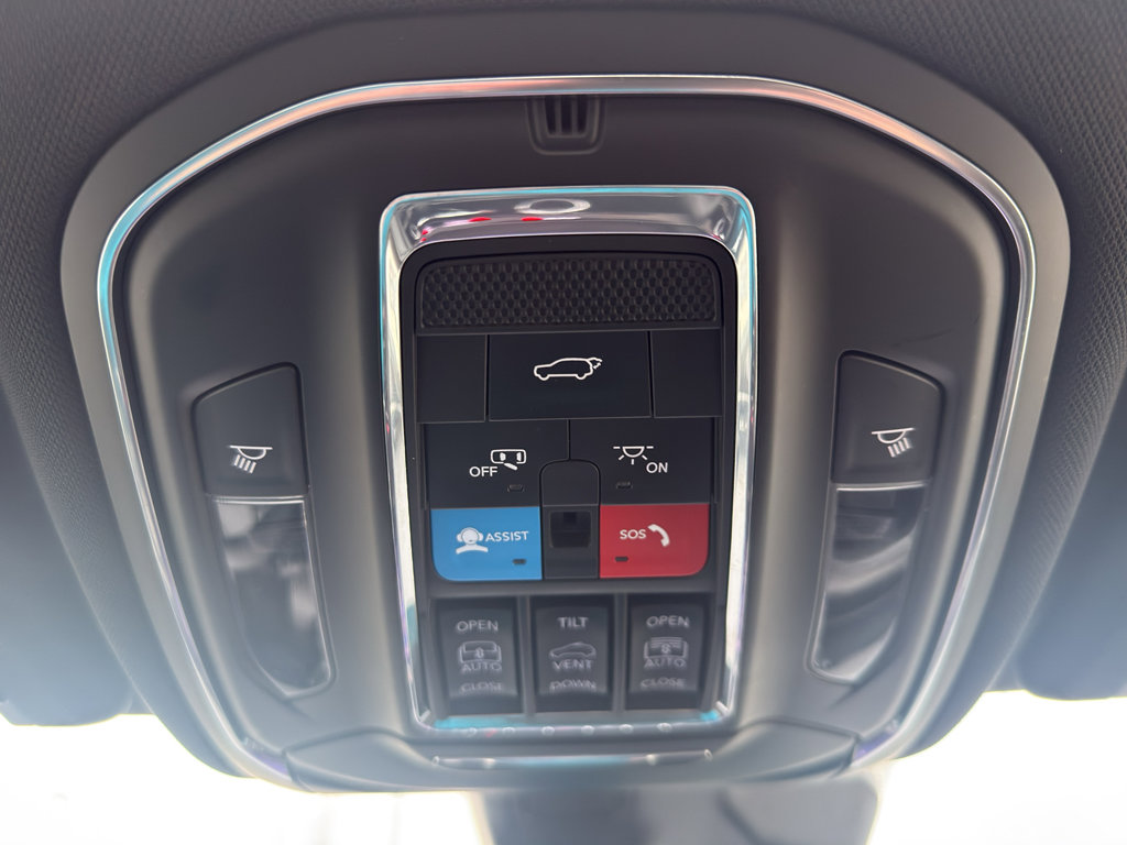 Used 2024 Jeep Grand Cherokee L Limited w/ Luxury Tech Group II AWD/4WD image 23