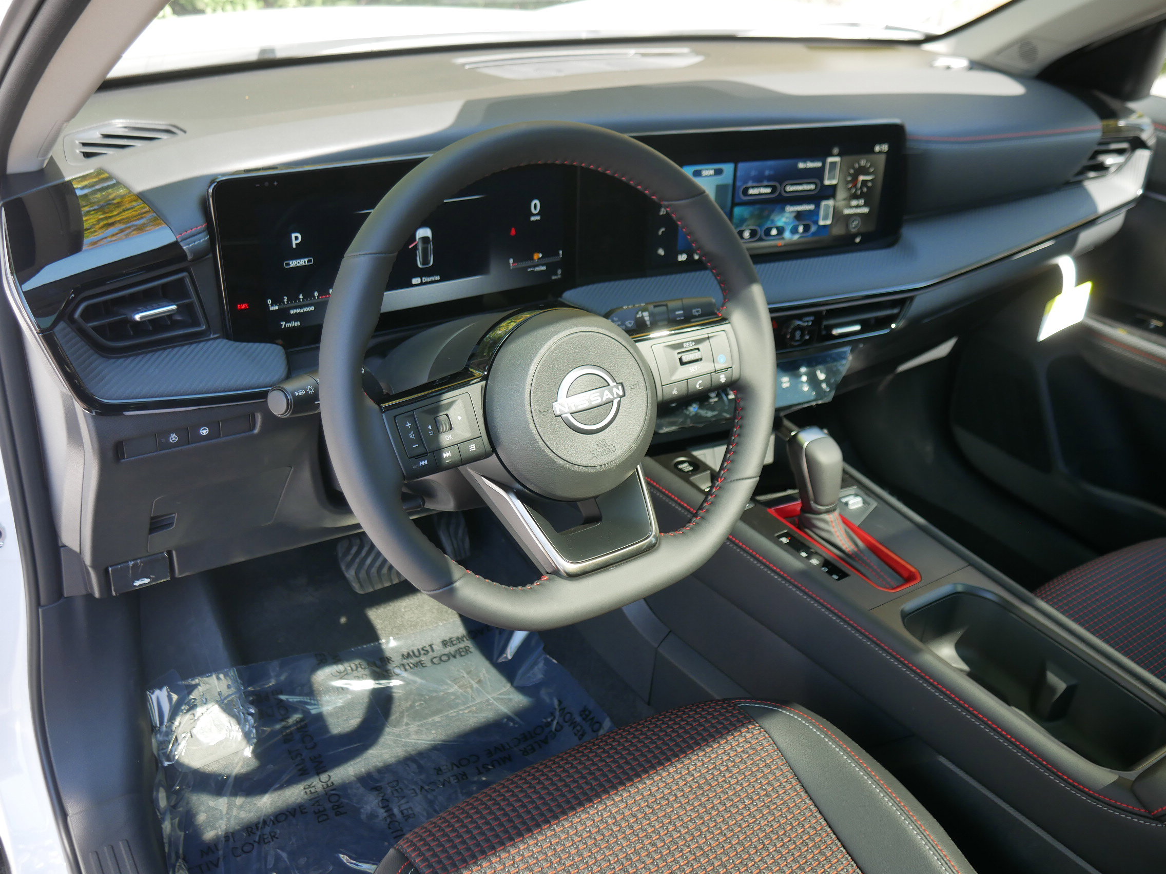 New 2025 Nissan Kicks SR w/ SR Premium Package image 4