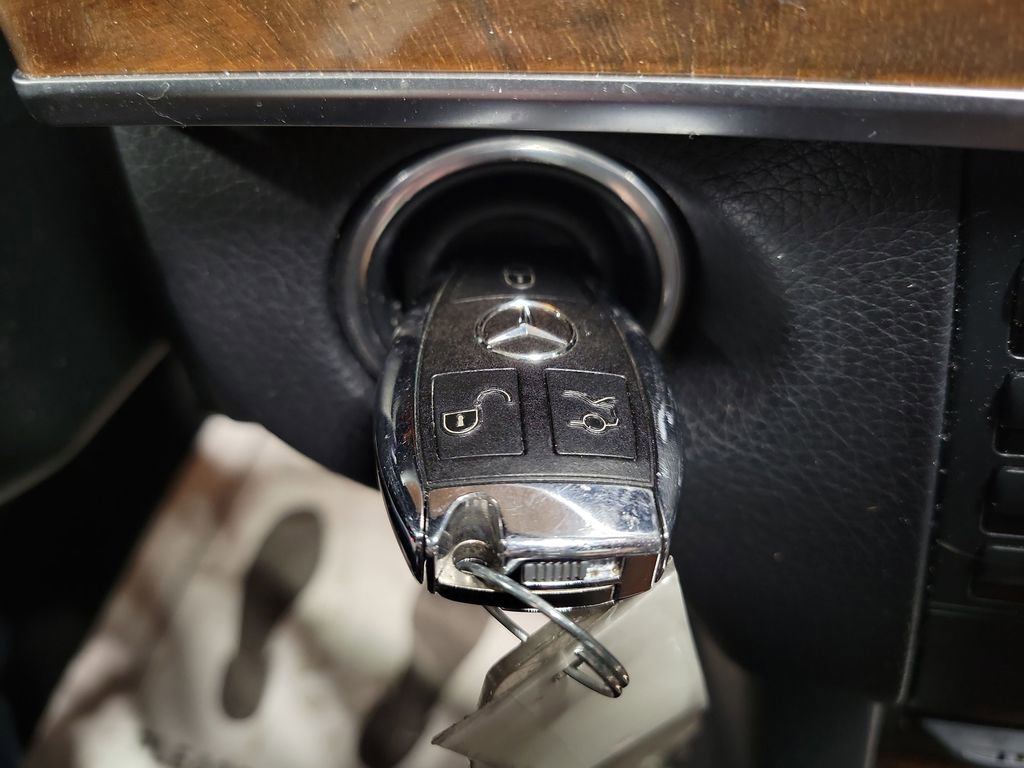 Used 2015 Mercedes-Benz E 350 4MATIC Sedan image 18