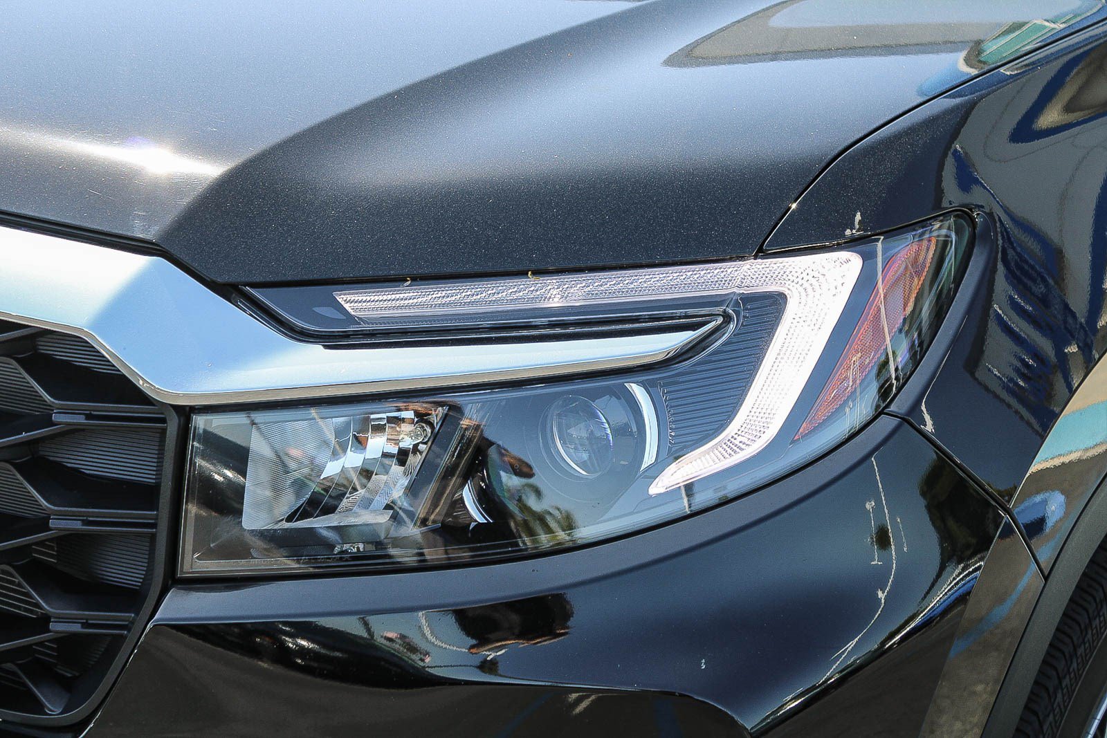 Used 2025 Honda Passport EX-L image 5