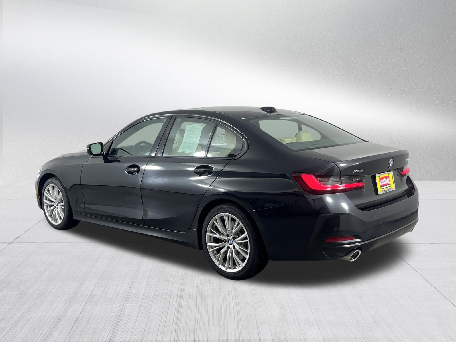 Used 2023 BMW 330i xDrive Sedan w/ Driving Assistance Package AWD/4WD image 5