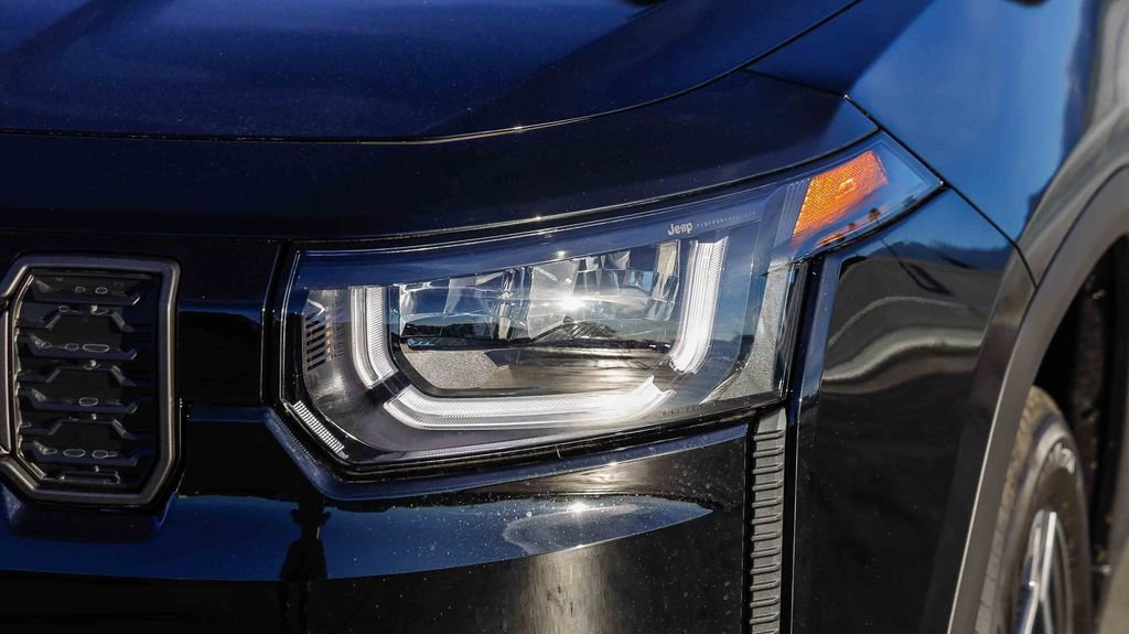 New 2026 Jeep Cherokee Laredo AWD/4WD image 5
