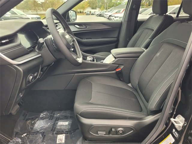 New 2025 Jeep Grand Cherokee Laredo X image 3