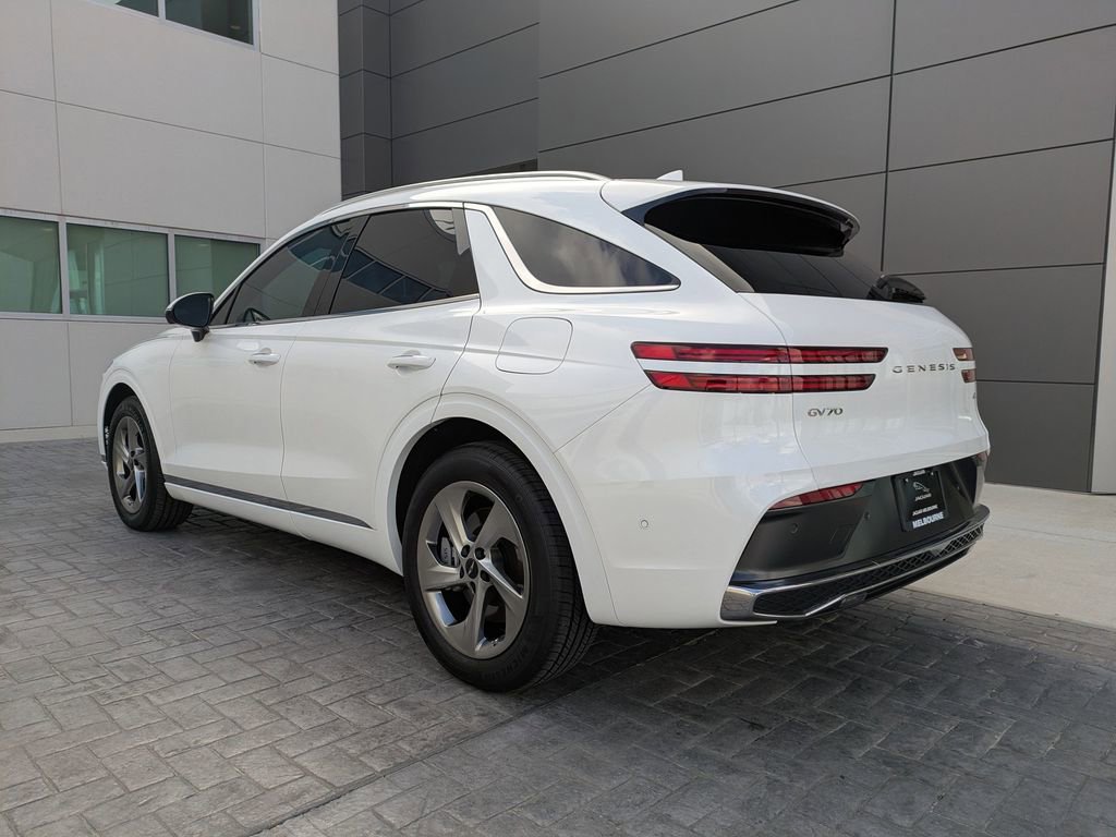 Used 2026 Genesis GV70 2.5T Advanced image 7