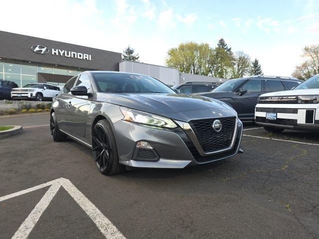 Used 2022 Nissan Altima 2.5 SR AWD/4WD image 2