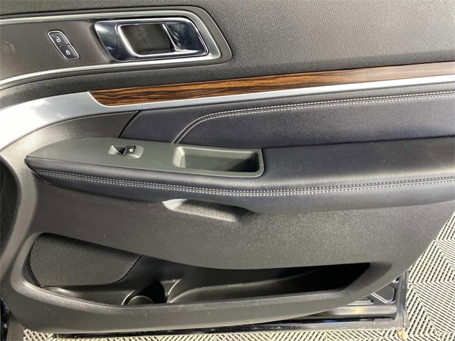 Used 2018 Ford Explorer Limited image 27