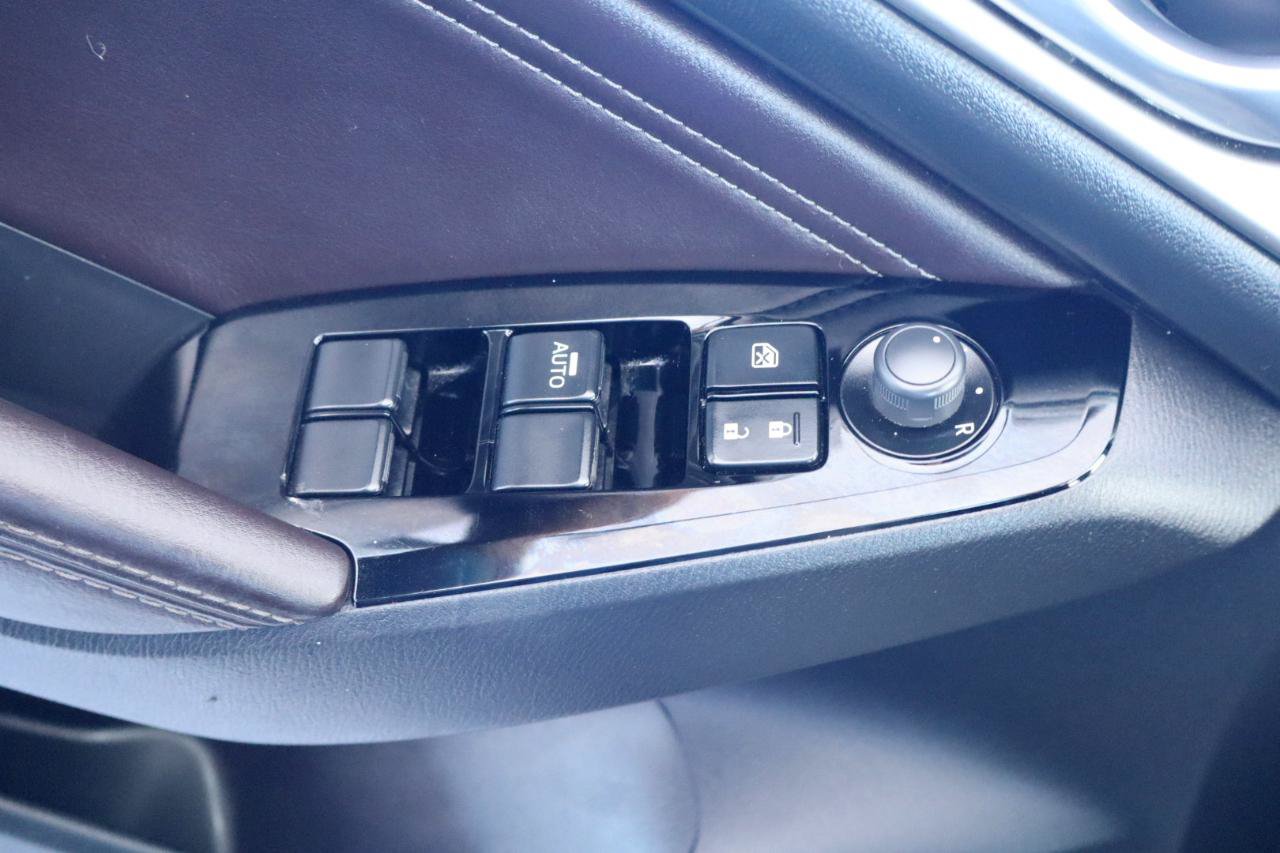 Used 2018 MAZDA MAZDA3 Touring FWD image 28